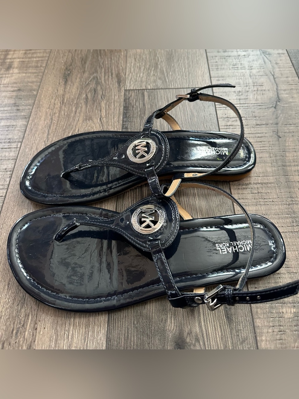 Michael Kors Judy Thong Sandals Navy MK Logo Size 9.5 EUC